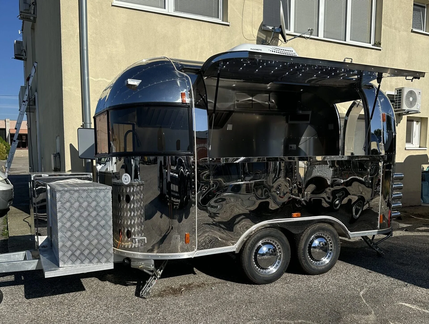 Airstream Compact 400