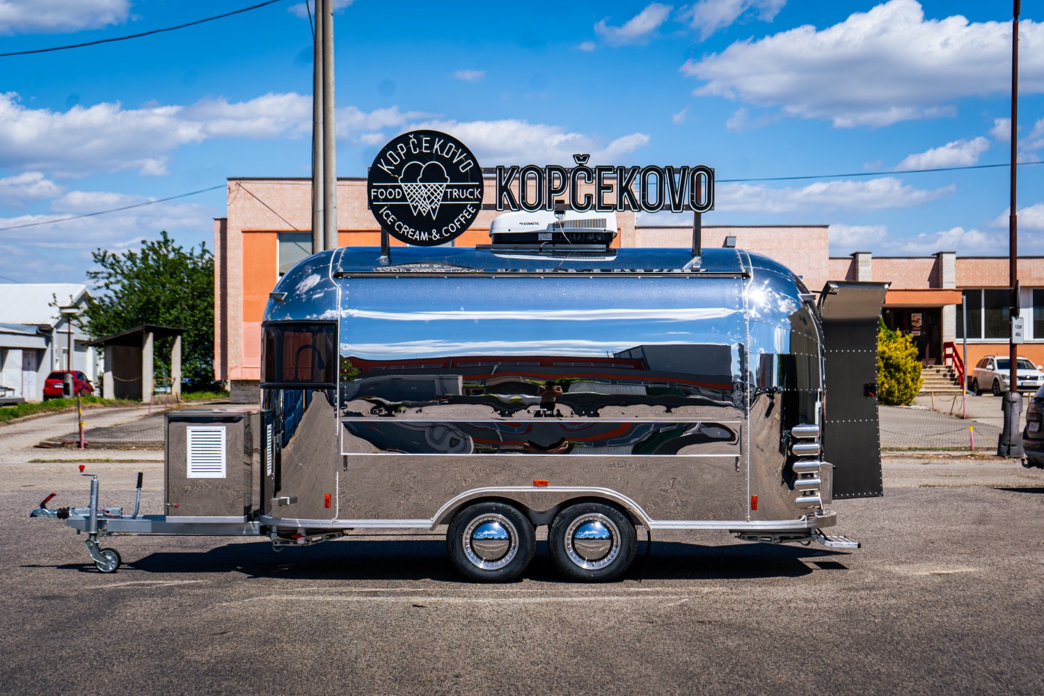 kopčekovo – chrómový food truck gastronova